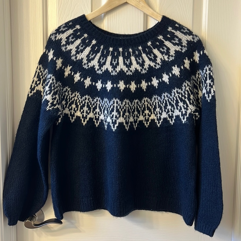 BOGO Old Navy Navy Blue and White Fair Isle Crewneck Sweater